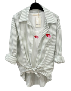 BAHE - Ensemble d'une chemise rouge à rayures avec les coeurs et un top blanc
