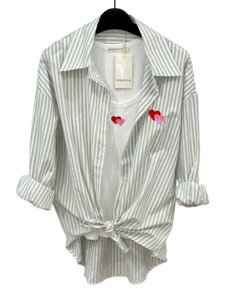 BAHE - Ensemble d'une chemise rouge à rayures avec les coeurs et un top blanc