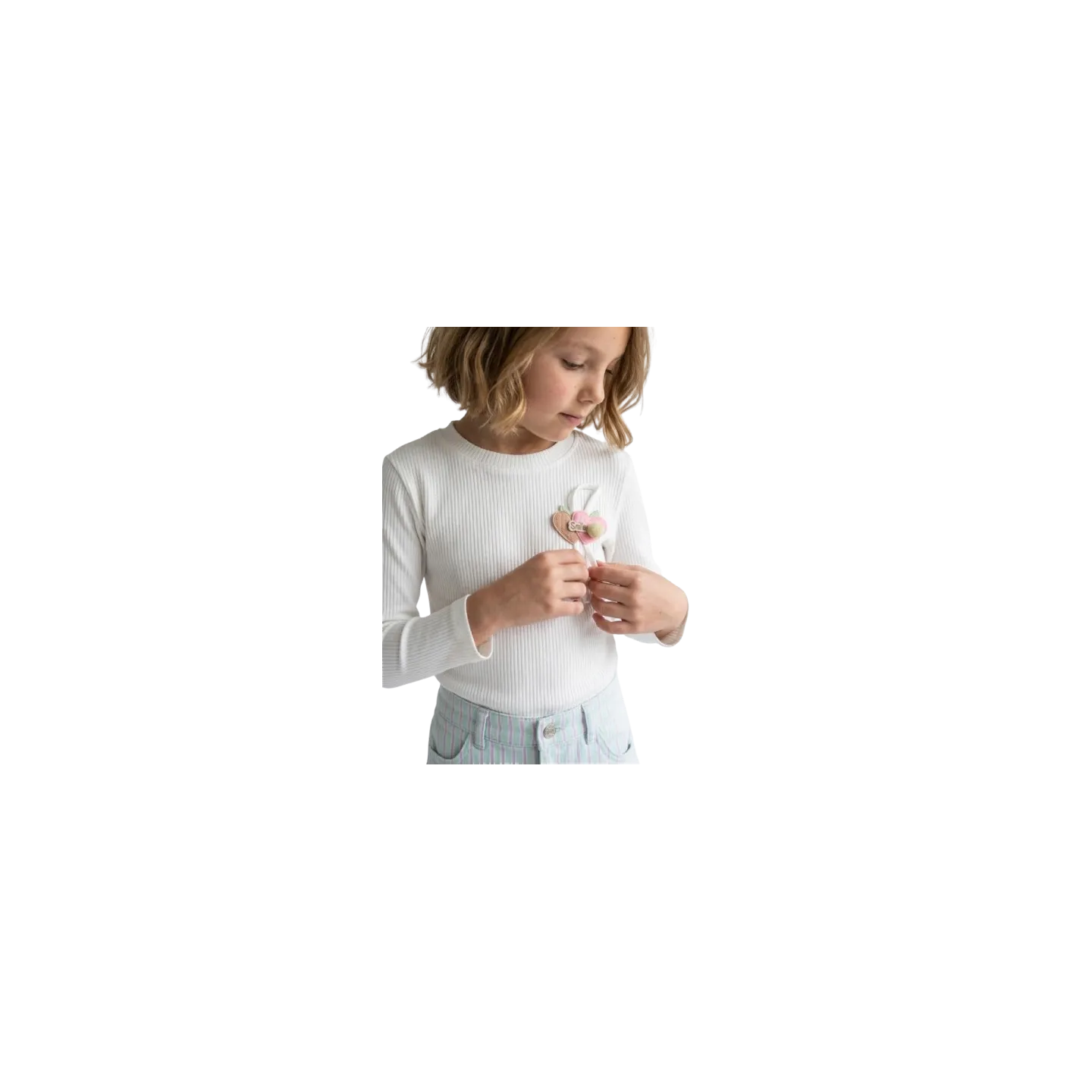 ELENA - Tee-shirt Coeurs Smile blanc  4 - 10 ans pas cher| La Boîte de Magie Nice